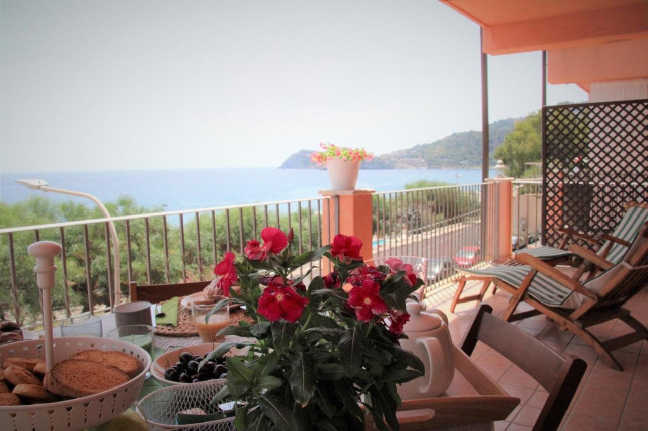 Poseidone Sea Apartment Taormina Mazzeo Bagian luar foto