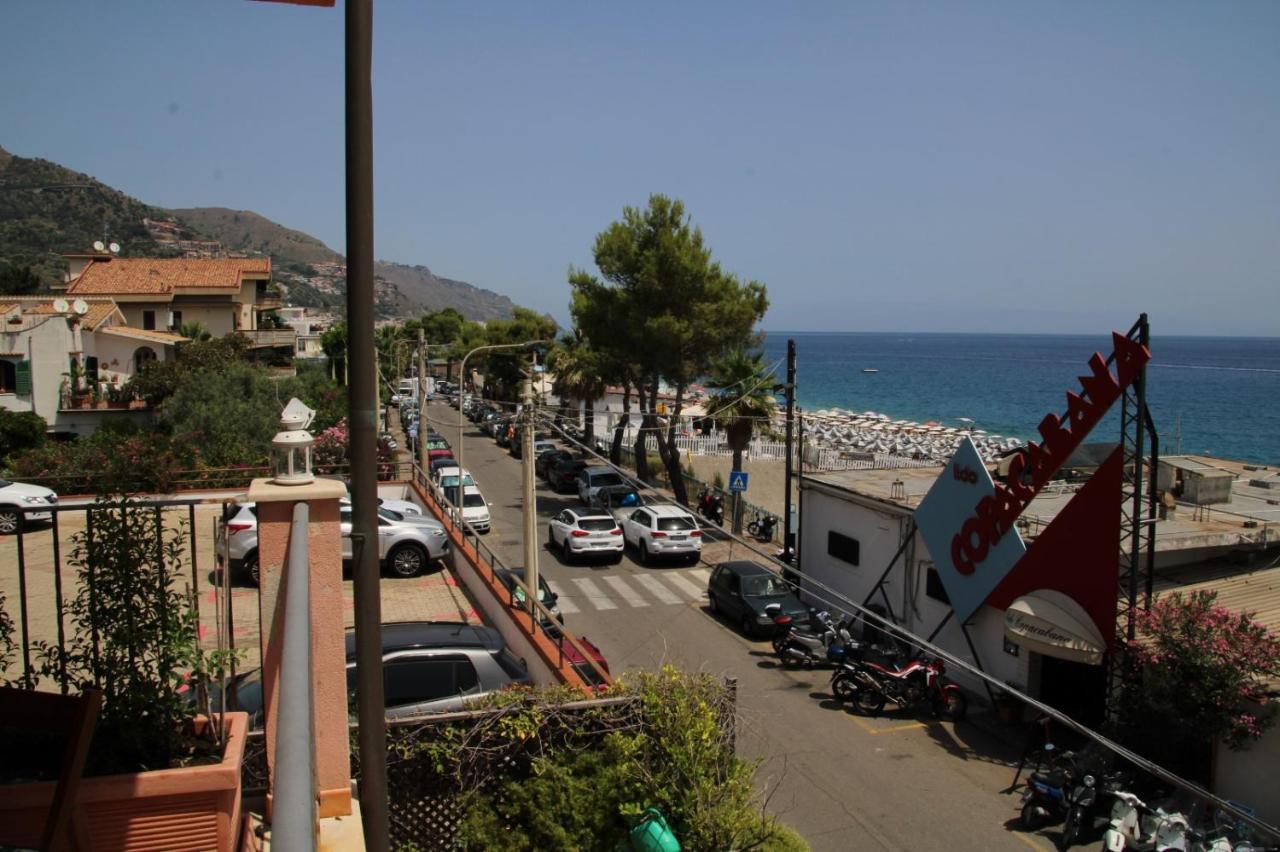 Poseidone Sea Apartment Taormina Mazzeo Bagian luar foto
