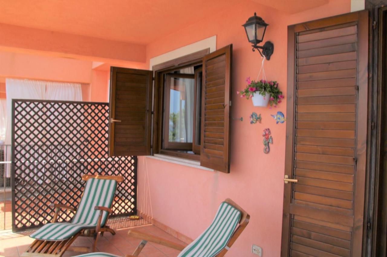 Poseidone Sea Apartment Taormina Mazzeo Bagian luar foto