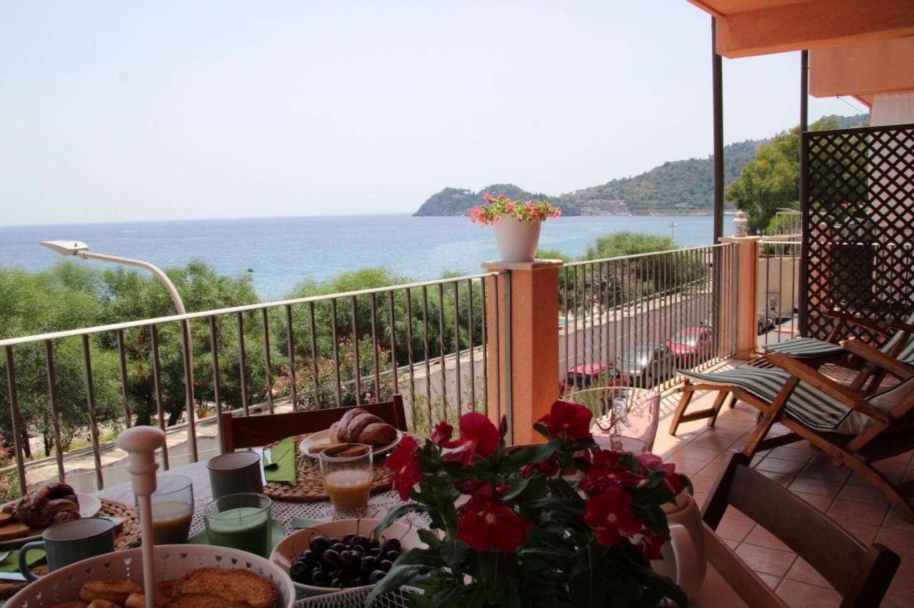 Poseidone Sea Apartment Taormina Mazzeo Bagian luar foto